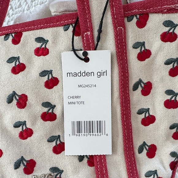 NWT Madden Cherry Tote - Red and Cream With Keychains - Picture 12 of 12